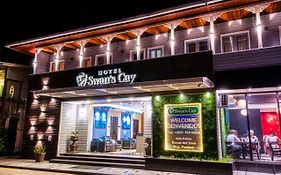 Swans Cay Hotel